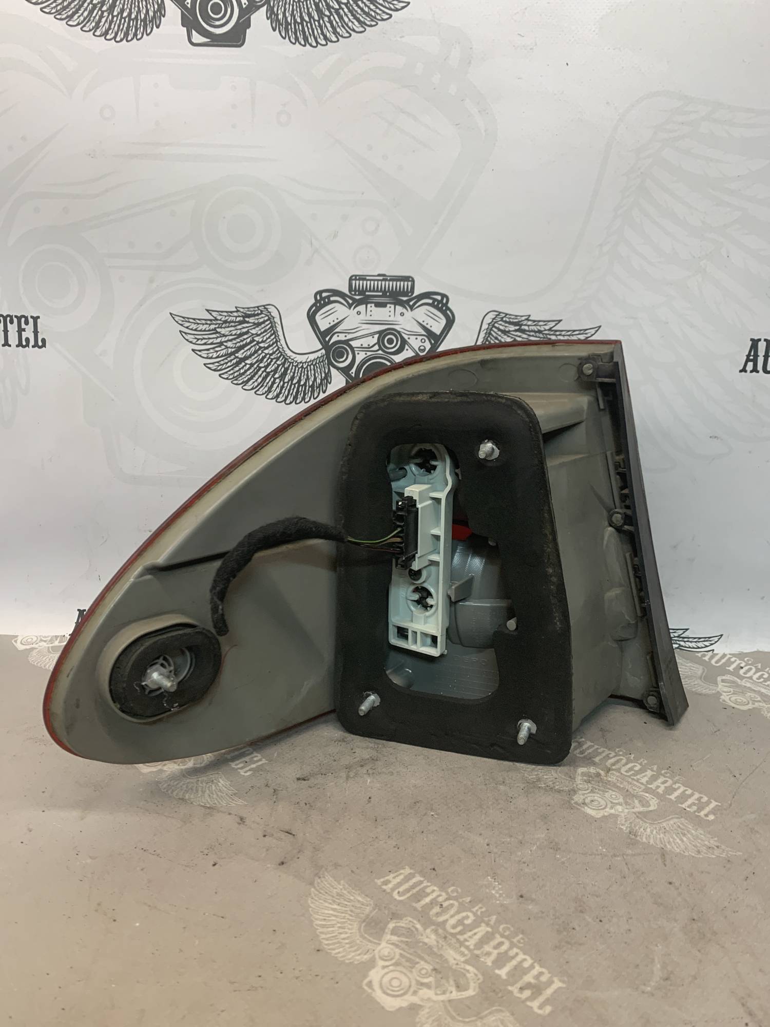 Ліхтар правий зовнішній універсал Mercedes E-class W211 A2118201264