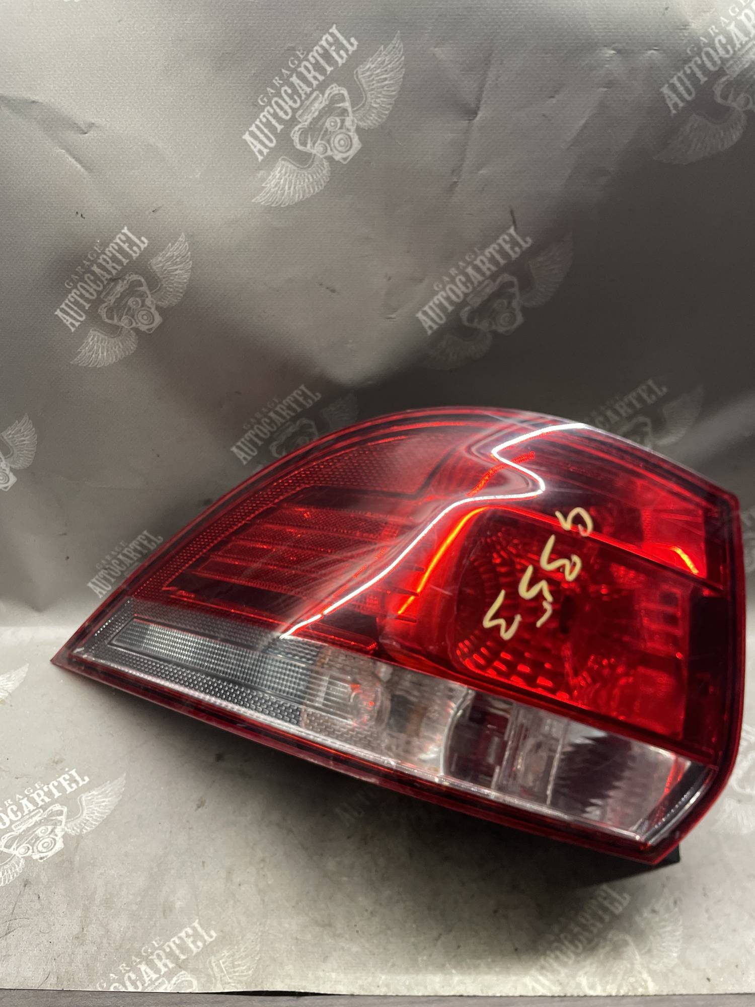 Ліхтар задній лівий Volkswagen Golf 6 універсал 1k9945095e