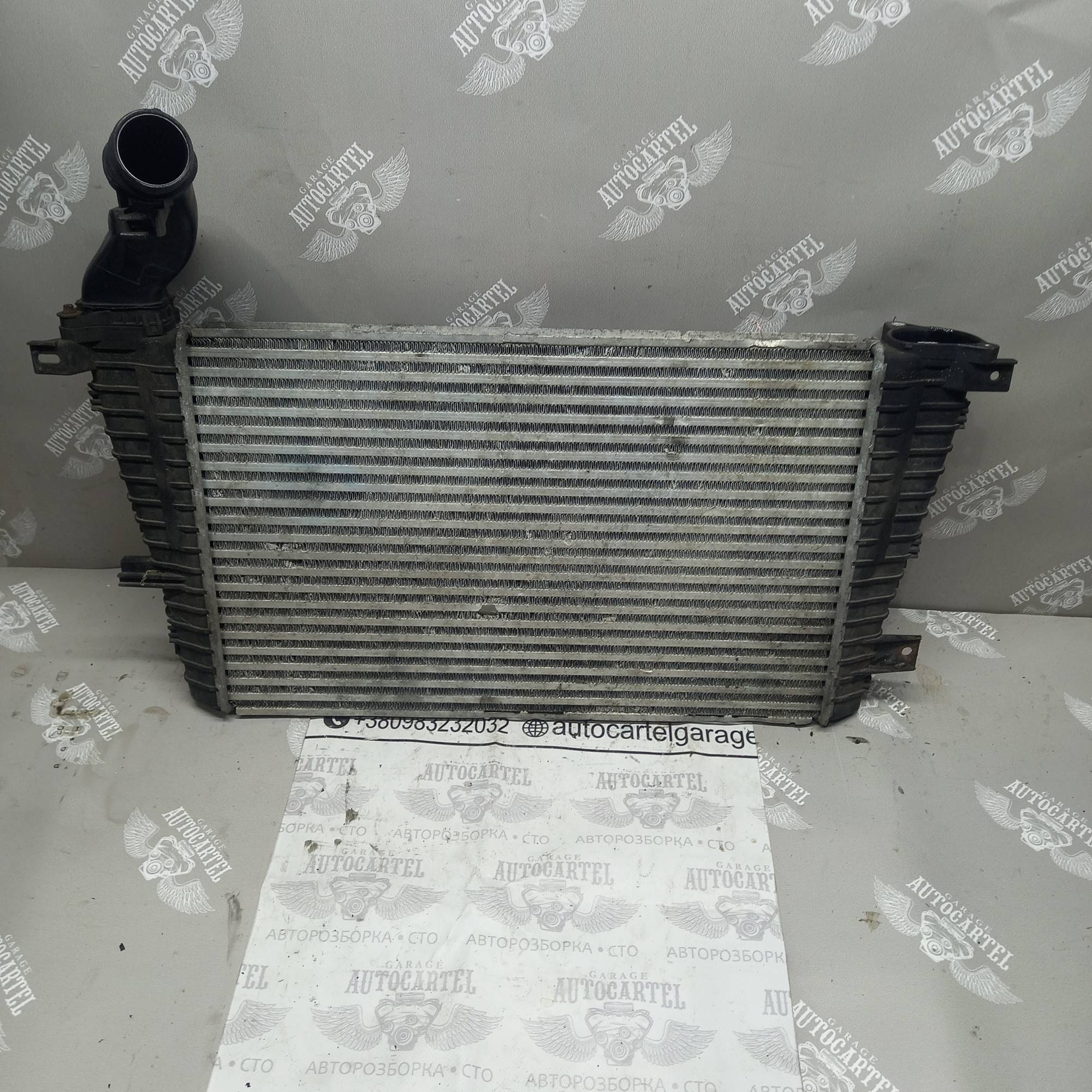 Радіатор інтеркулера Opel Zafira B 1.9 CDTI 13223395