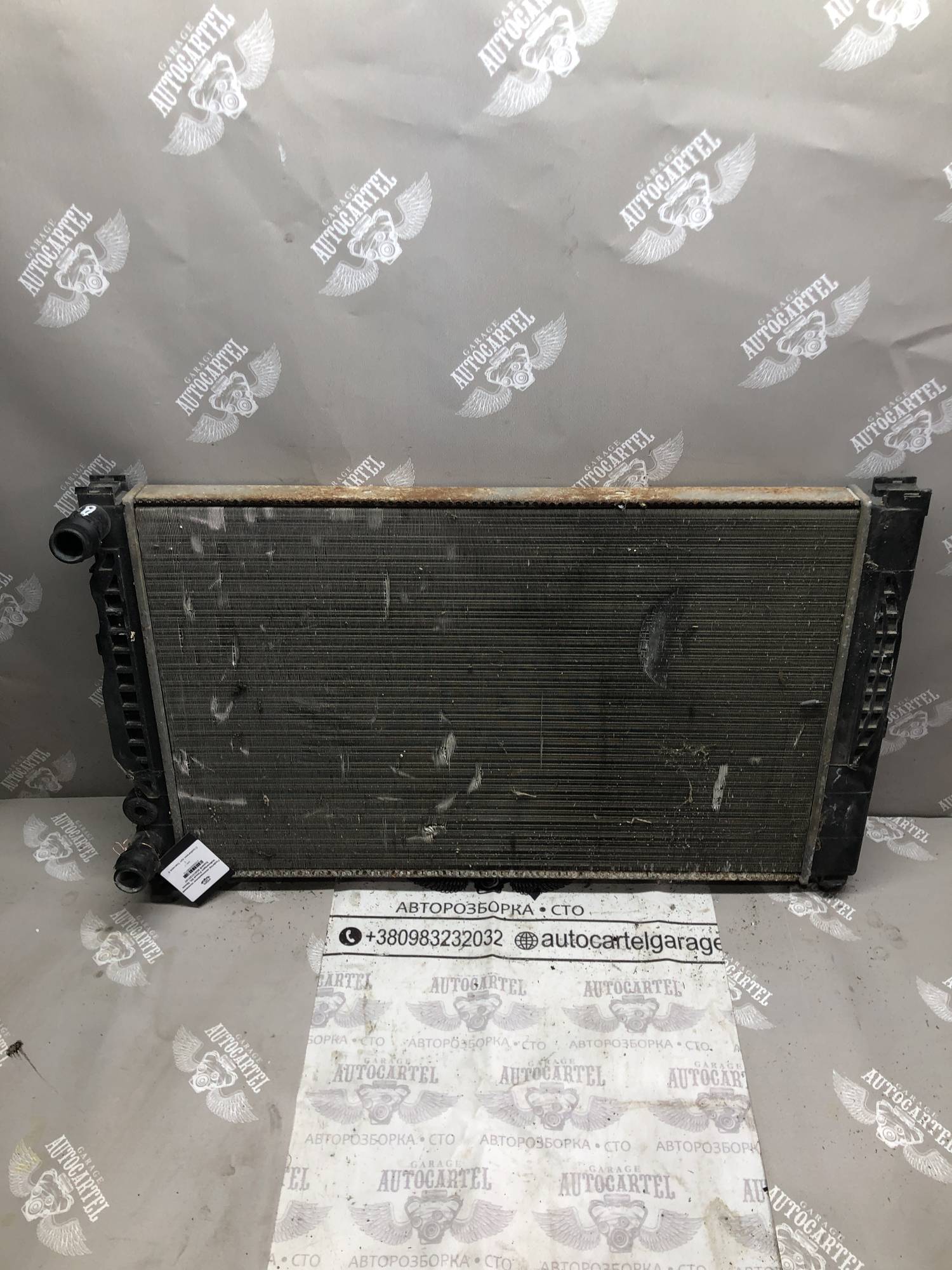 Радіатор охолодження основний Volkswagen Passat B5, Skoda SuperB 8D0121251AT