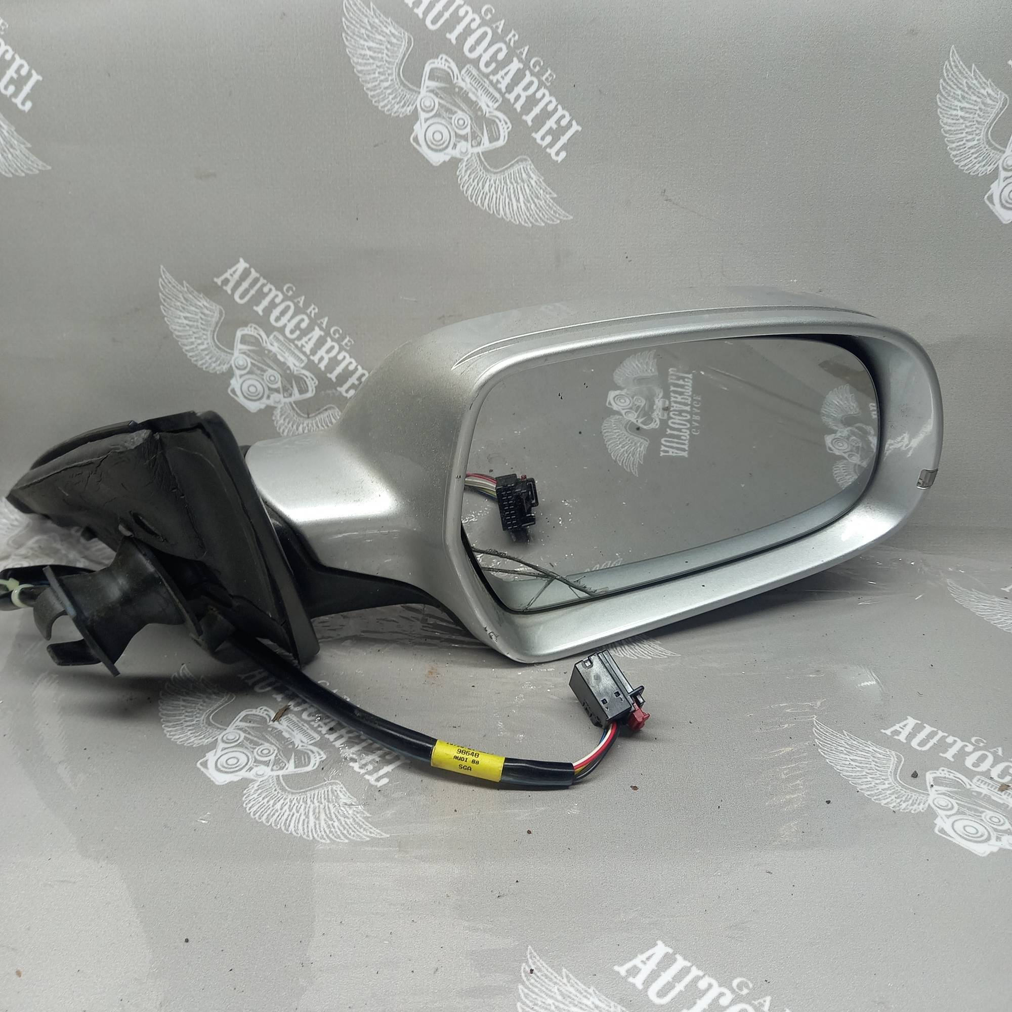 Дзеркало бічне праве Audi A4 B8 08-16 6 пінів 8k1857410ag01c, 21527876