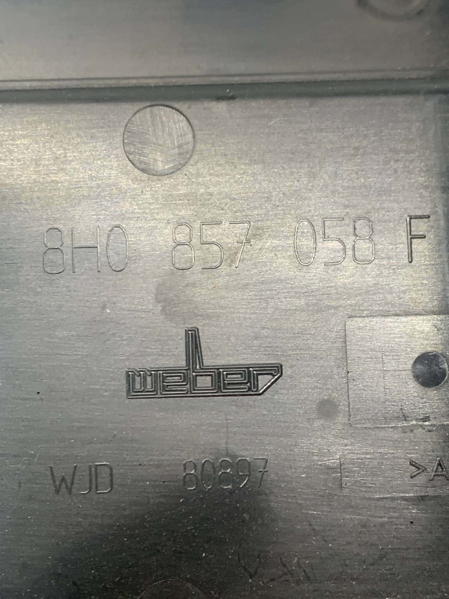 Бардачок центральный Seat Exeo 8h0857058f