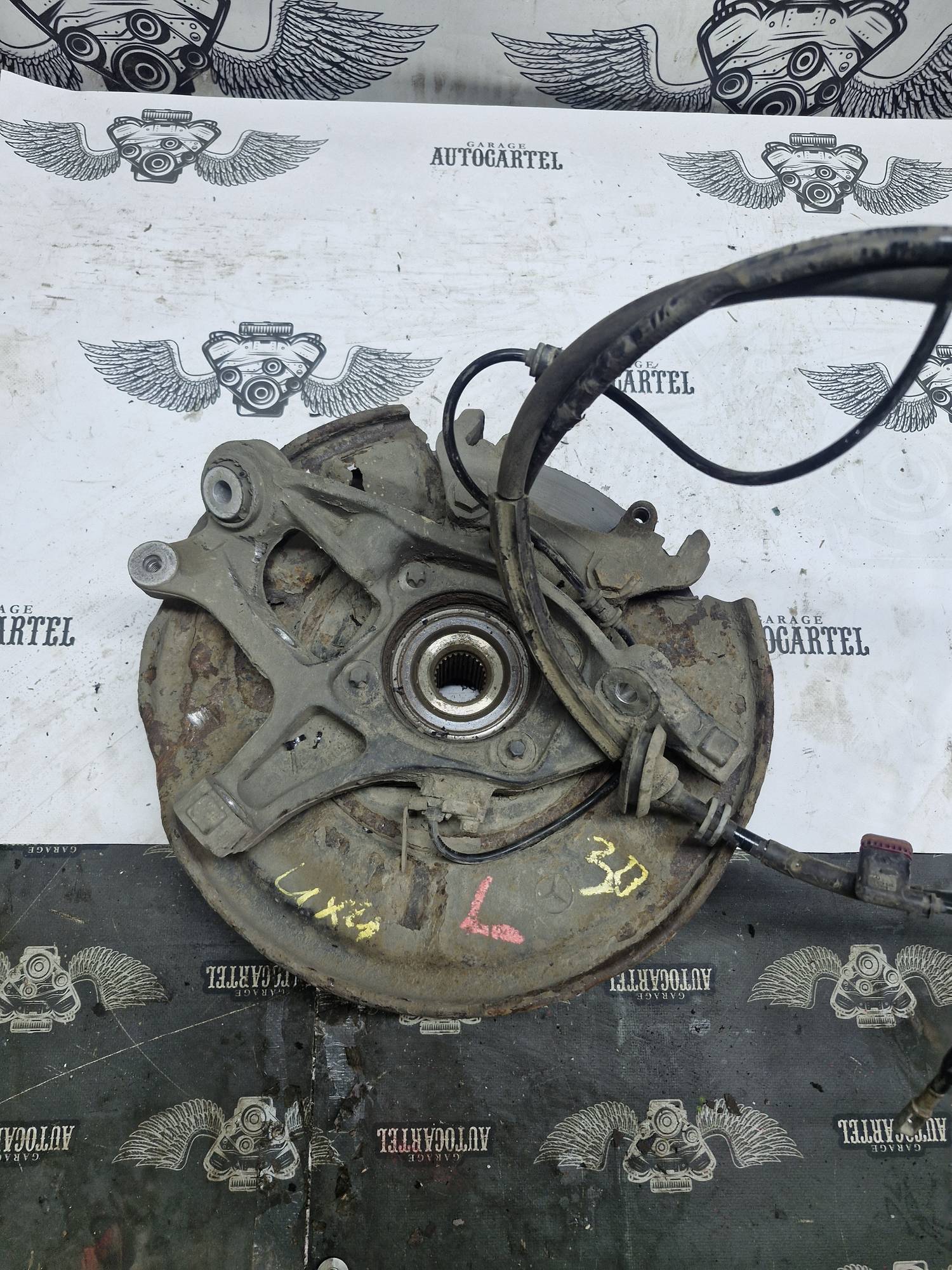 Поворотний кулак (цапфа) задня ліва Mercedes E W211 2003-2009 3.0 4×4 21816284