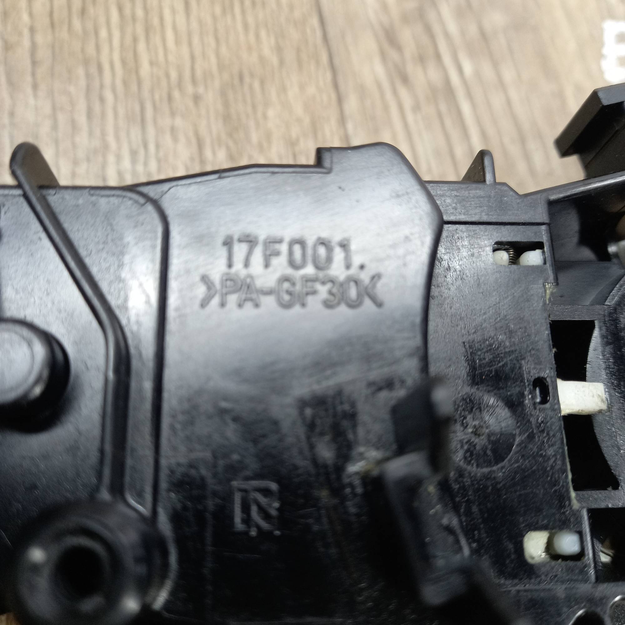 Перемикач поворотів Toyota Camry 40 USA 2006-2011. 17F001