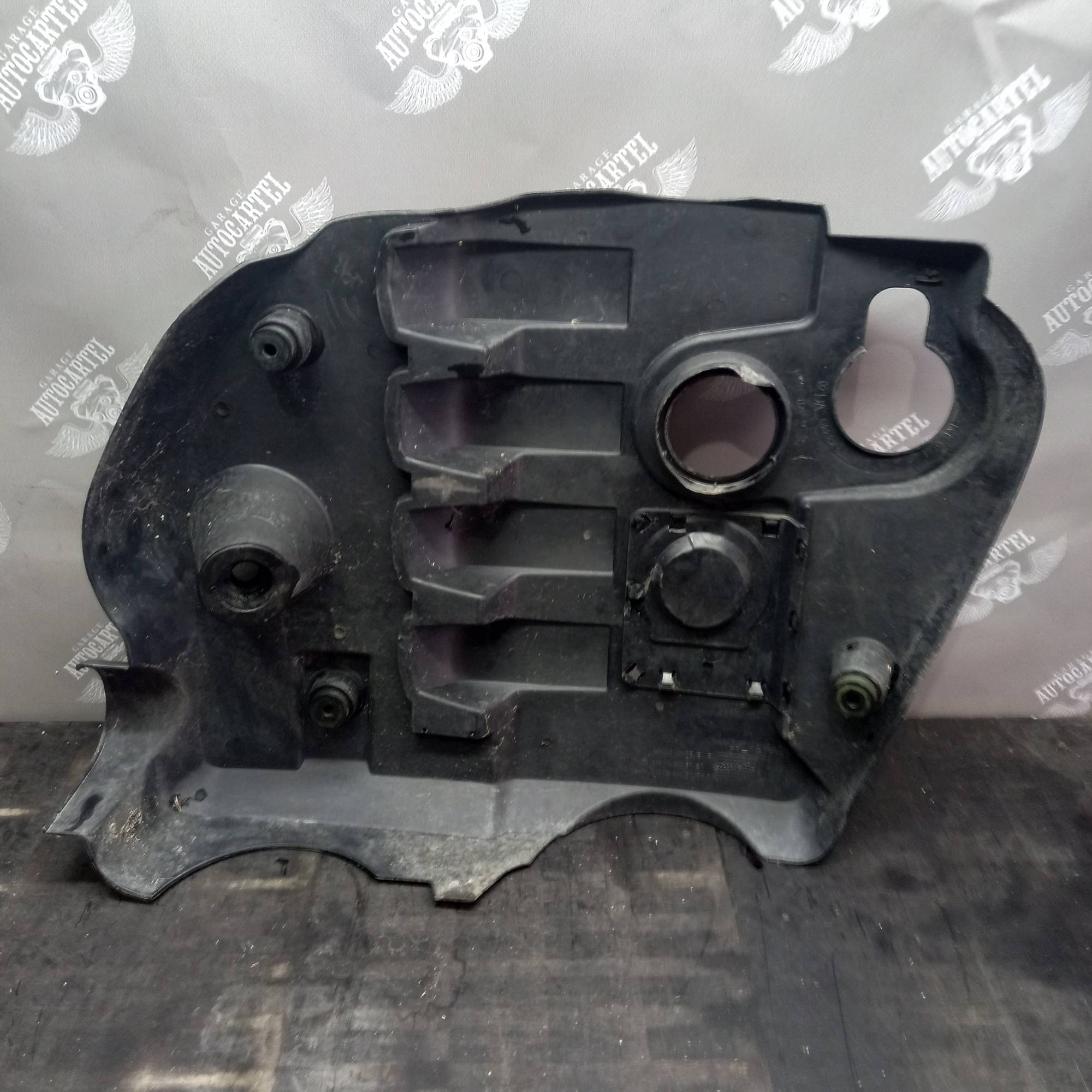Декоративна кришка двигуна 038103925EN Volkswagen Passat B5