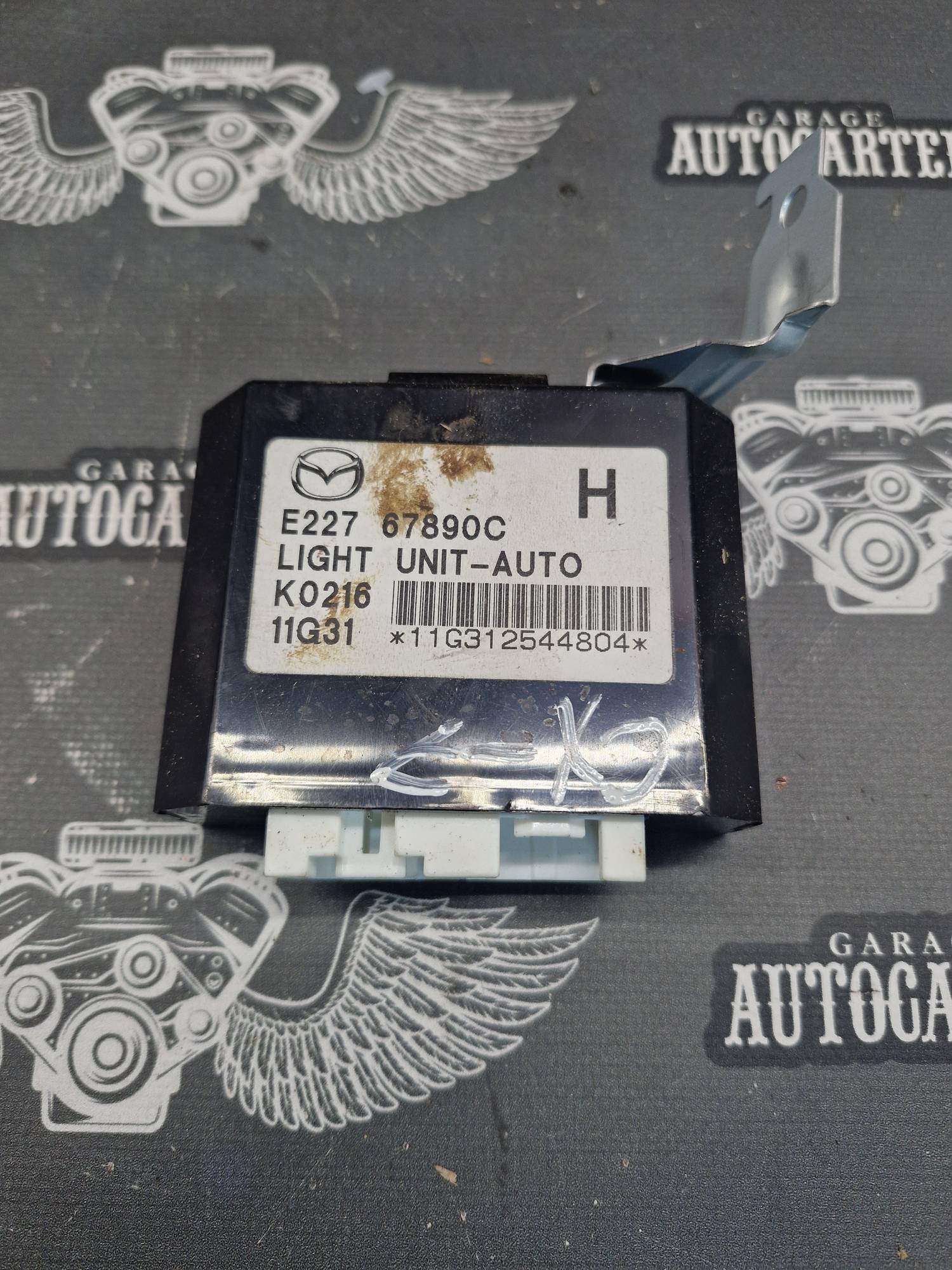 Блок електронний для Mazda CX-7 2007-2012> Артикул E22767890C Блок електронний Mazda CX-7 2.2tdi 2007-2012 E22767890C