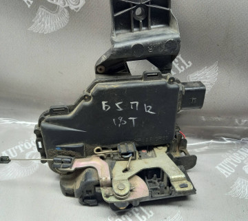Замок передньої правої дверки VW Passat B5 96-05 8pin 3b0837868