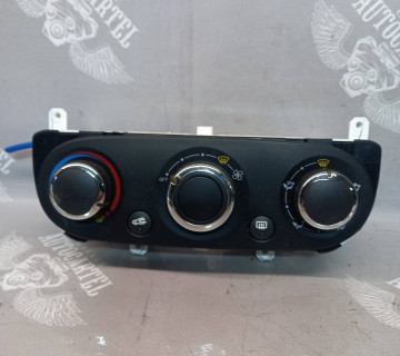 Блок управління кондиціонера Renault Clio IV 2013 t1021737g