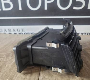 ДЕФЛЕКТОР ПОВІТРЯНИЙ У ЦЕНТРАЛЬНУ КОНСОЛЬ VW TOUAREG I (7LA) 02-06 7L6819727