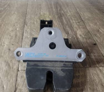 Замок кришки багажника Ford Mondeo 3 2000-2007 8M51R442A66