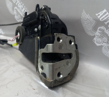 Замок дверки задньої левої Toyota Yaris 2005-2012 2pin 690600d060