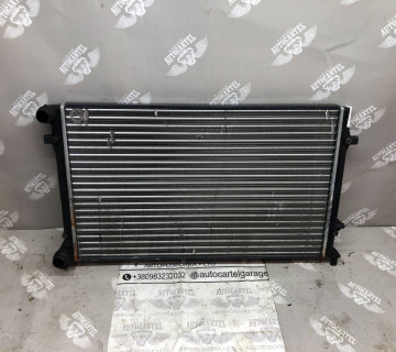 Радіатор охолодження volkswagen golf 5 21513275