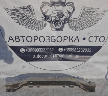 Підсилювач бампера передній Opel Astra J 2009—2015 хетч