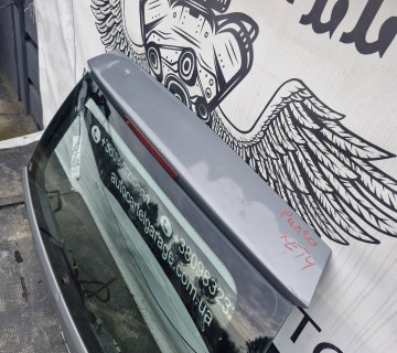 Задня ляда кришка багажника Fiat Punto Хетч