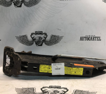 Домкрат Volkswagen Touareg 7L0011031B
