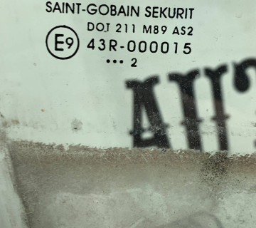 Скло дверей переднє праве DACIA Logan 803001762R, 43r-000015