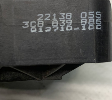 Кронштейн ручки дверей задньої правої Volkswagen Passat B6, B7, CC 3c8839886