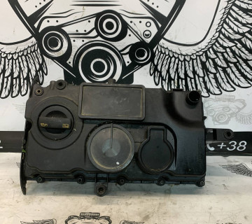 Клапанна кришка ГБЦ VW Passat B6 2.0 TDI 03g103469l