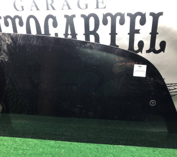 Скло двері заднє ліве Mercedes W639 21962868