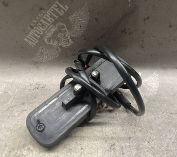 Кнопка контакт зсувних дверей правий Renault Trafic 8200139743b