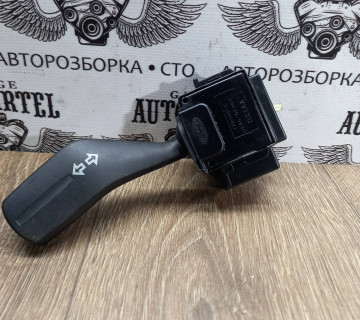 Перемикач поворотів підрульовий FORD FOCUS II 04-07R 17D940C