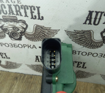 Замок дверки передньої правої Skoda Octavia 96-10/VW Golf/Passat 97-06 3b1837016ad 8pin