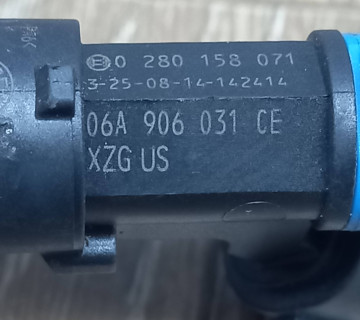 Форсунка бенз VOLKSWAGEN TOURAN 1, VW Caddy III, 2003-2015 2,0 MPI 8V, 06a906031ce