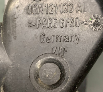 Фланець системи охолодження VW Golf 1.6 8V (V) 06a121133al