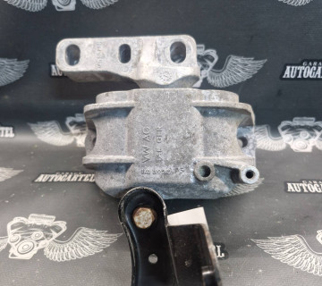 Подушка двигуна права VW Caddy 1.9 tdi / 2.0 tdi (04-15)