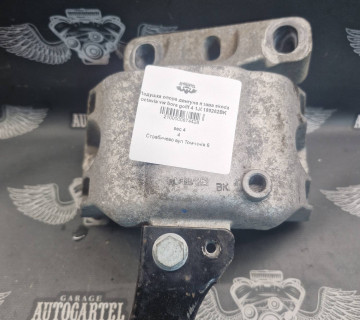 Подушка опора двигуна права skoda octavia vw bora gollf 4 1J0199262BK