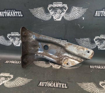 Кронштейн крила переднього правого хетчбек VW Golf Plus 05-14 VW Jetta V 05-10 VW Golf V 03-09 1k6821136