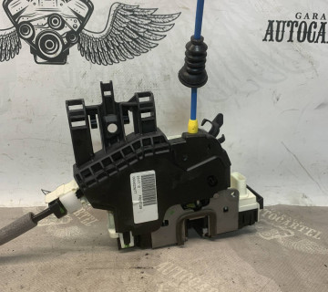 Замок передніх правих дверей Mercedes A-Class W176 1.5 cdi a1667200435