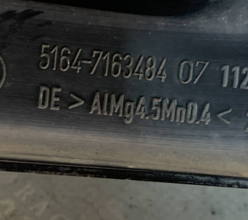 Кронштейн кріплення правий BMW E60 E61 5164-7163484
