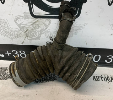 Патрубок повітряного фільтра Toyota RAV4 17881-26080