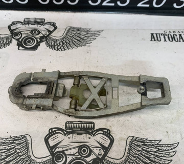 Кронштейн ручки двері передня права Volkswagen Caddy 3 Touran 1t0839886b, 1t0837886b