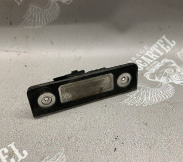 Плафон підсвітки номера Octavia 2 Skoda 1z0943021b