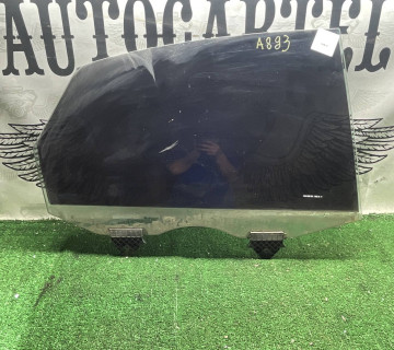 Скло дверей переднє ліве Audi A8 D3 21115370