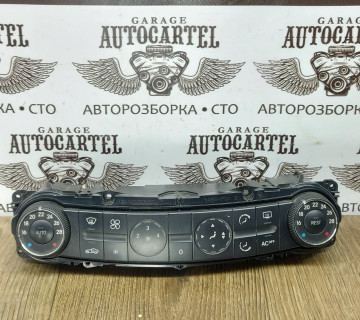 Блок керування клімат контролем Mercedes E-Class W211 2118300190