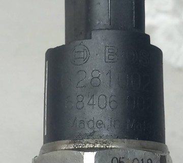 Датчик тиску палива в рампі BMW E46 2.0 D 0281002475