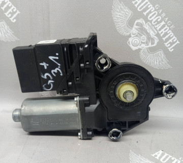 Моторчик склопідйомника задній лівий Volkswagen Golf Plus, Golf 5, Touran, Octavia 5m0839401b
