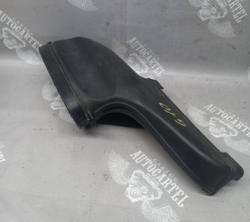 Повітропровід 1.6 FSI Volkswagen Golf V Plus Passat B6 2005-2014 03c253817d