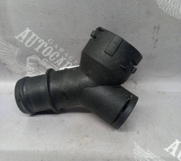 Фланець системи охолодження (тройник) VW Passat B6 Skoda Octavia A5 1k0122291ae