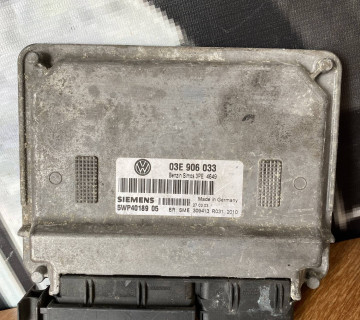 03E906033 блок управління двигуном VW Polo 1.2 03E 906 033L 5WP40194
