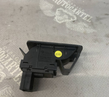 Кнопка відкриття паливного бака VW Touran 1 Golf 5 plus 1t0959833