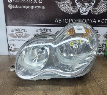 Фара ліва Mercedes-Benz C-Class W203 A2038201159