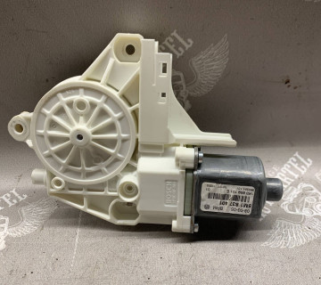 Моторчик скла лівий передній Volkswagen Golf Plus 5m1837401