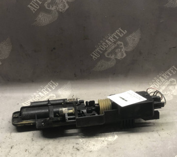 1637100799 Ручки киришки багажника Mercedes ML W163