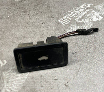 Кнопка багажника Audi Q7 (4L) 3d0959831d