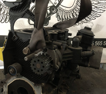 Комплектацію уточняти 03l021ap блок двигуна Volkswagen passat B7 2.0 tdi