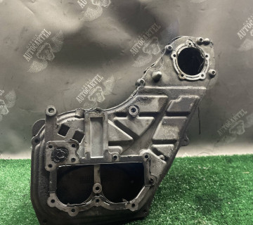 Кришка двигуна передня верхня Hyundai H1 Kia Sorento 2.5crdi 213804a000